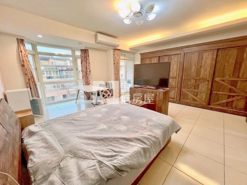 深美透天鄰路雙車庫店住房屋室內格局與周邊環境