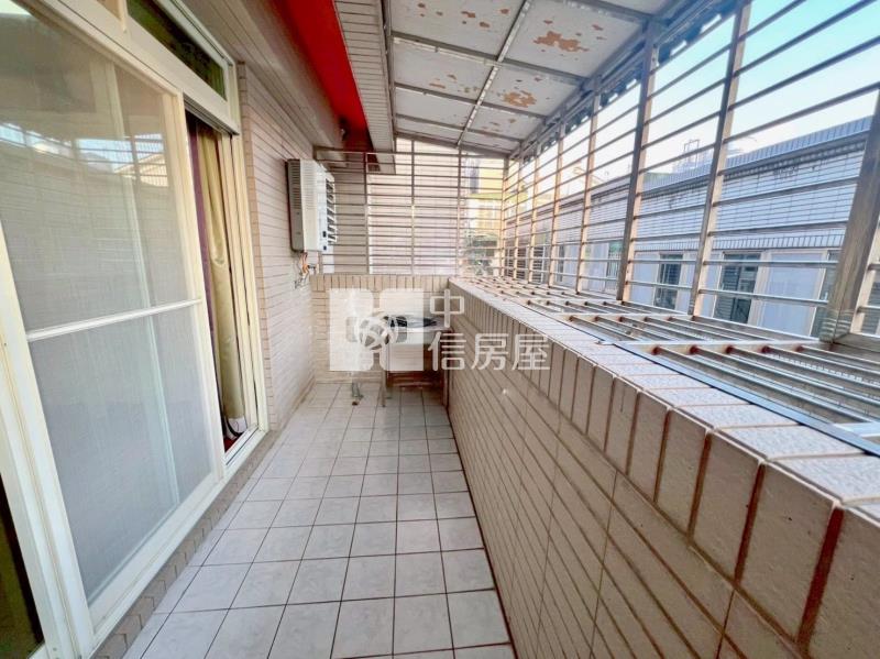 深美透天鄰路雙車庫店住房屋室內格局與周邊環境