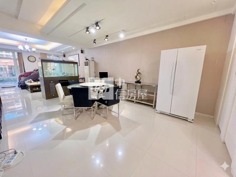 深美透天鄰路雙車庫店住房屋室內格局與周邊環境