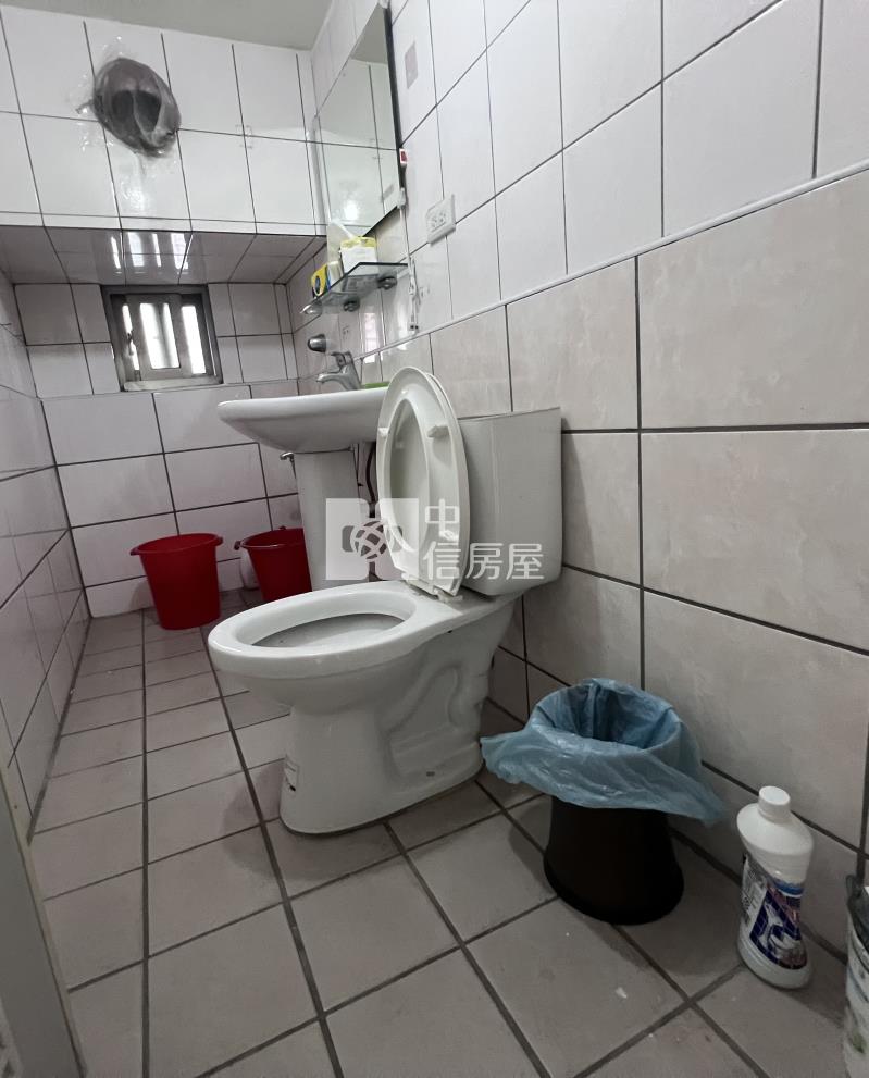 水湳經貿雷中街邊間樓店房屋室內格局與周邊環境