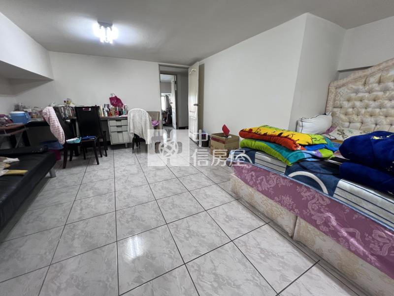 水湳經貿雷中街邊間樓店房屋室內格局與周邊環境