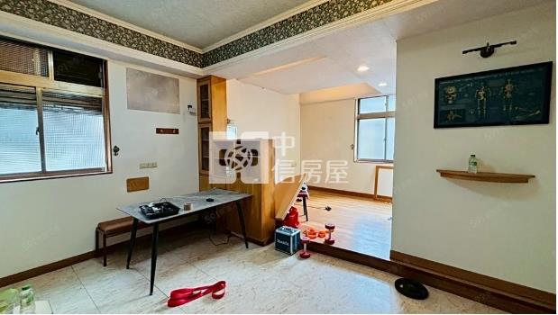 ●中正路透天店面房屋室內格局與周邊環境