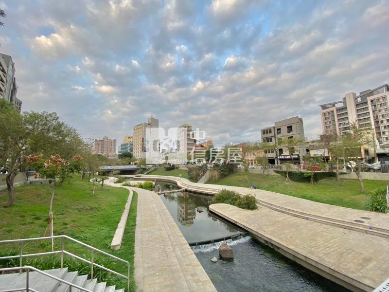 中區柳川河畔商辦房屋室內格局與周邊環境