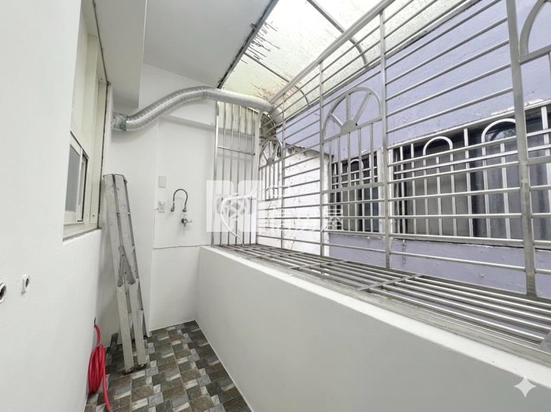 龍岡忠貞商圈美裝潢電梯三房房屋室內格局與周邊環境