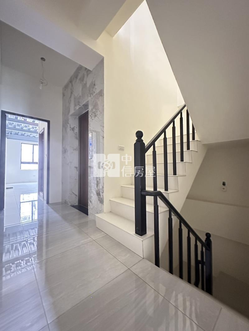 霧峰近亞大全新未住五套房電梯別墅房屋室內格局與周邊環境