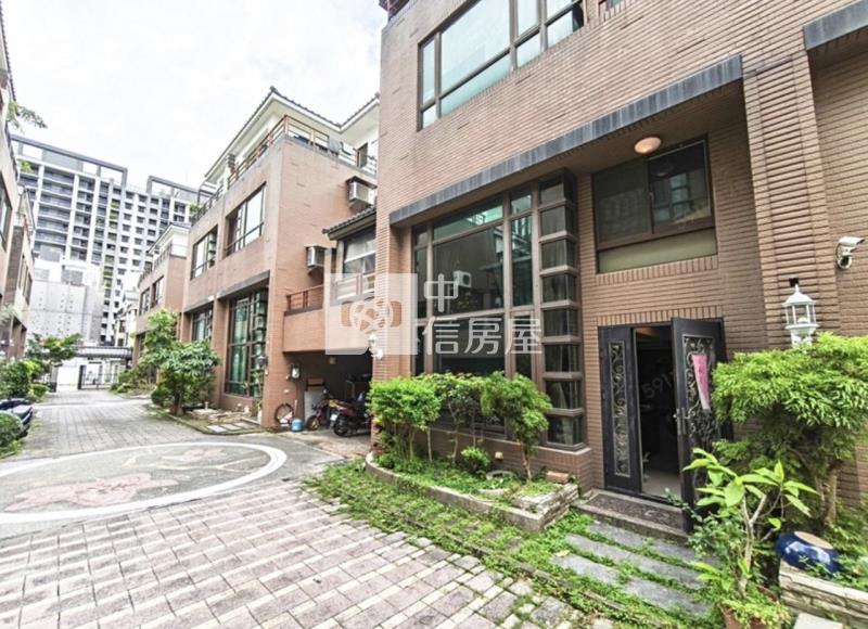 十期海灣三千院雙拼大面寬別墅房屋室內格局與周邊環境