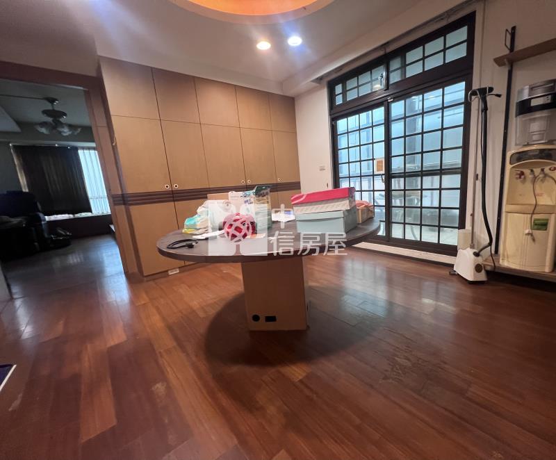 十期海灣三千院雙拼大面寬別墅房屋室內格局與周邊環境