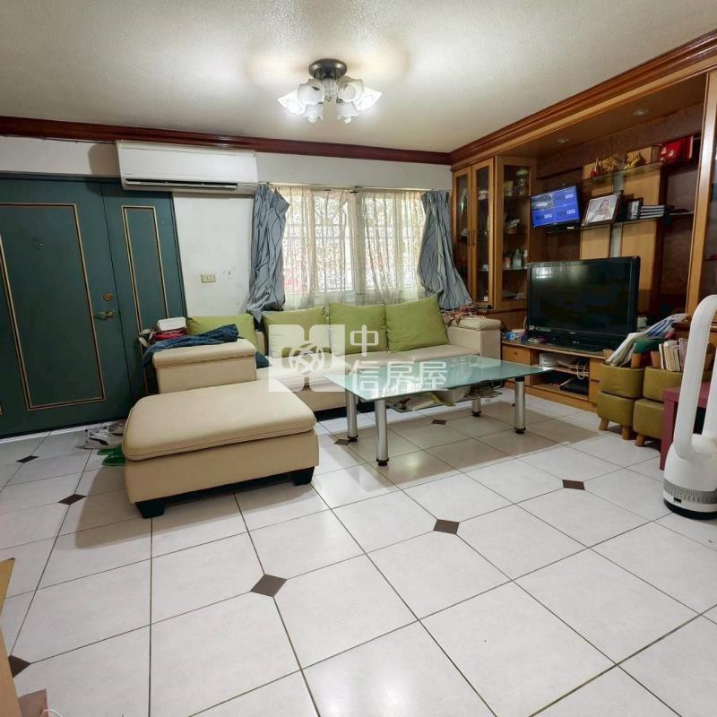 東區忠孝路星巴克旁透天房屋室內格局與周邊環境