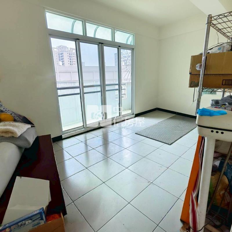東區忠孝路星巴克旁透天房屋室內格局與周邊環境