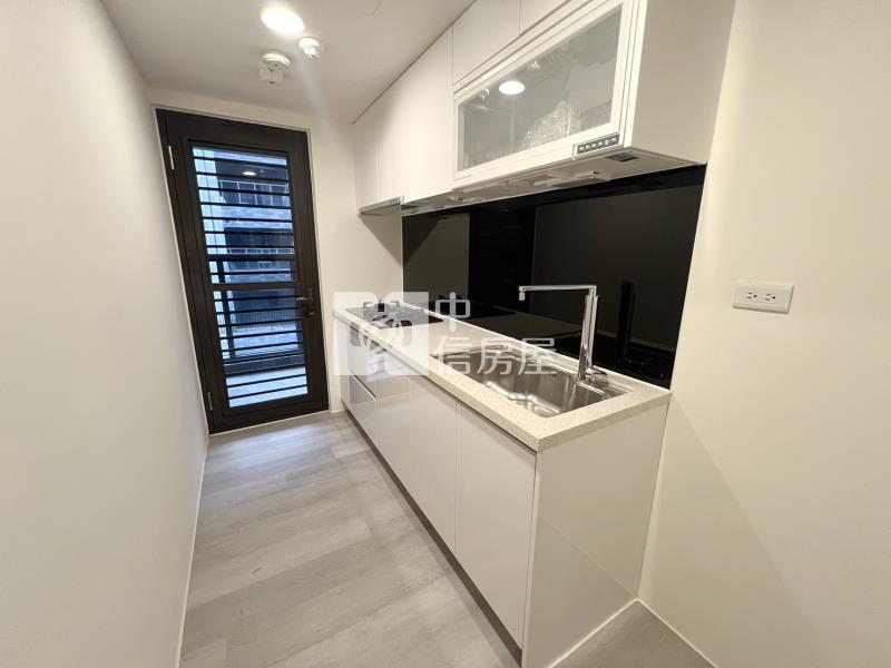 楊梅月沐青輕屋齡全新美裝潢兩房車房屋室內格局與周邊環境