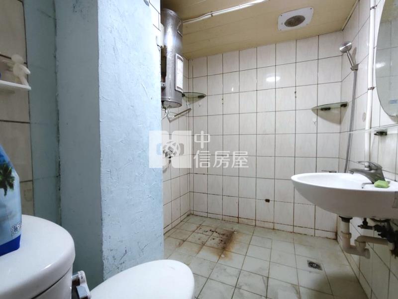 東方明珠一房一廳有平車套房房屋室內格局與周邊環境