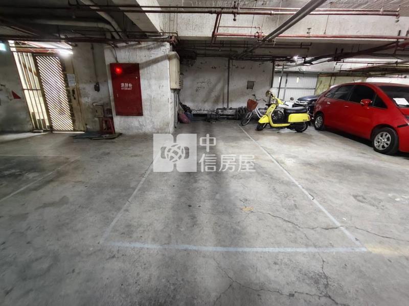 東方明珠一房一廳有平車套房房屋室內格局與周邊環境