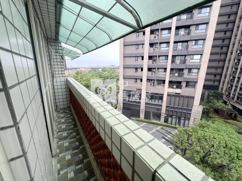 龍岡忠貞商圈全新整理電梯三房房屋室內格局與周邊環境