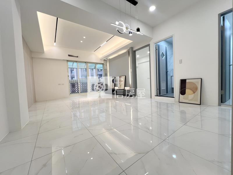 龍岡忠貞商圈全新整理電梯三房房屋室內格局與周邊環境