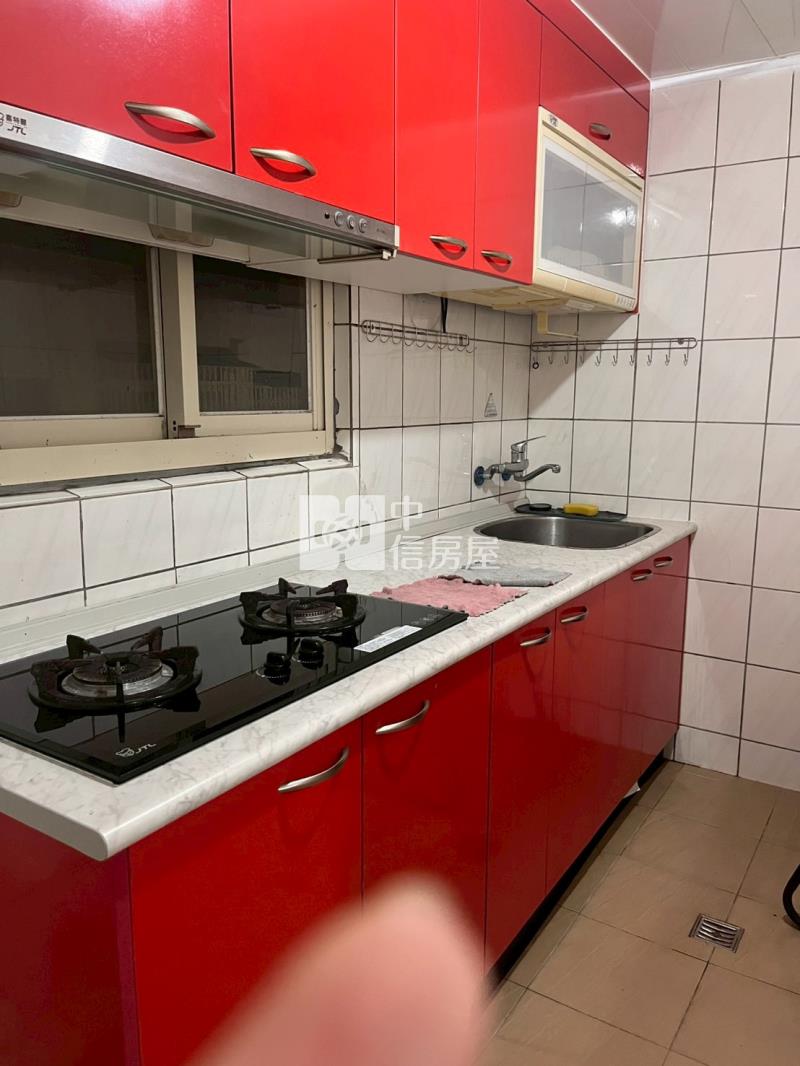 ▲信義電梯小資屋 售房屋室內格局與周邊環境