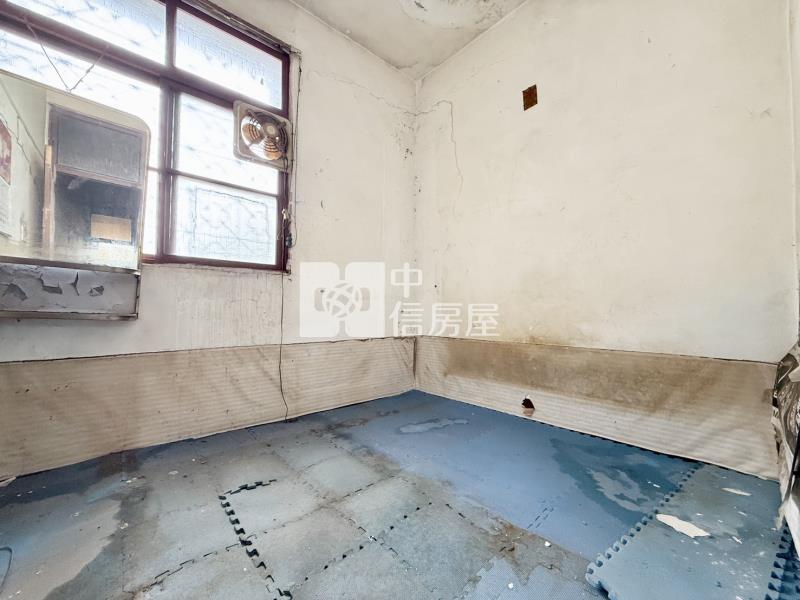 勤益坪林公園活路透天房屋室內格局與周邊環境