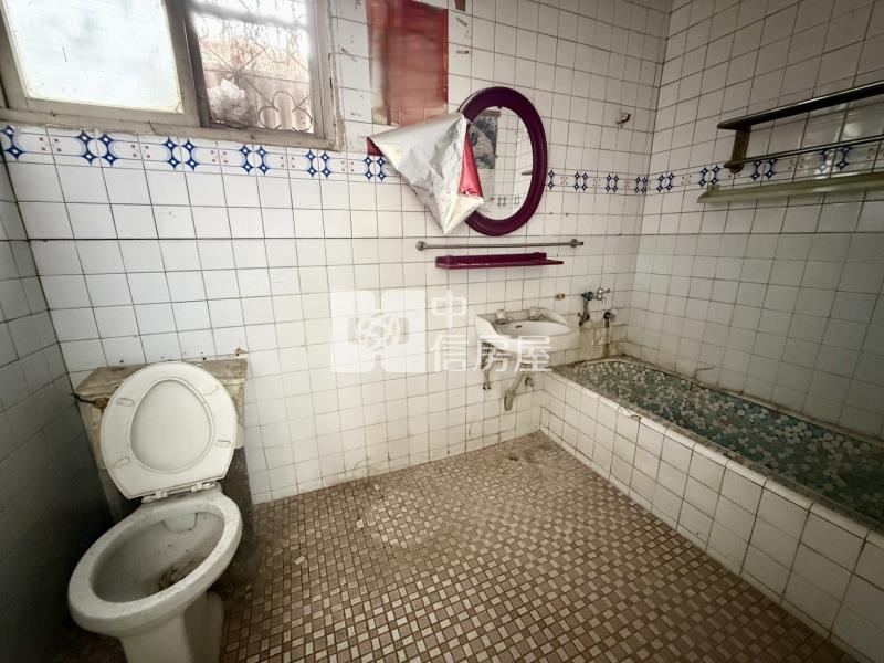 勤益坪林公園活路透天房屋室內格局與周邊環境