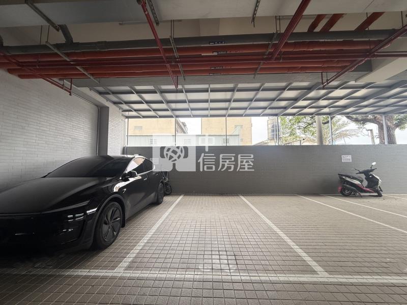 連建苒苒全新未住三房平車房屋室內格局與周邊環境