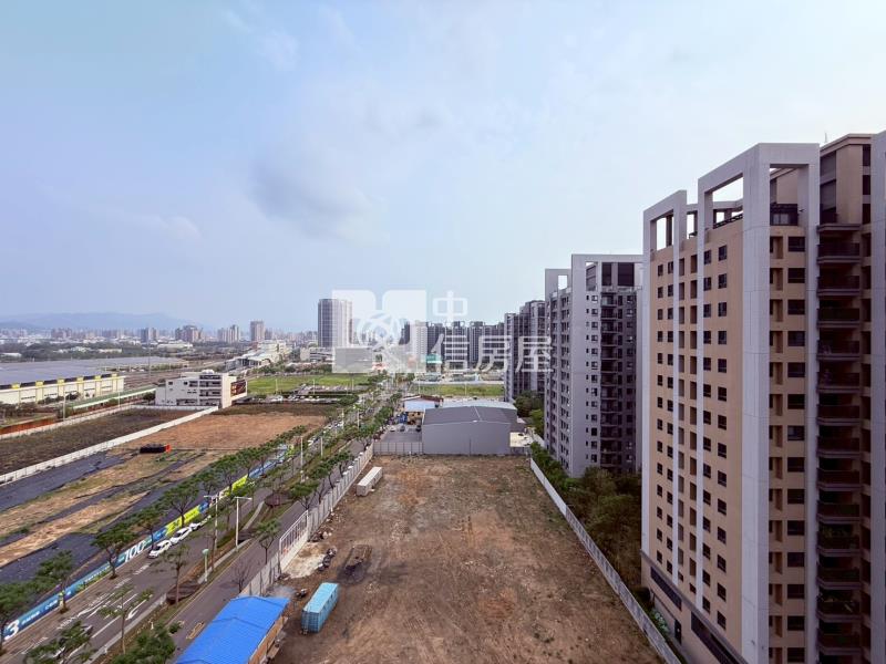 登陽春賞高樓層視野兩房兩衛平車房屋室內格局與周邊環境