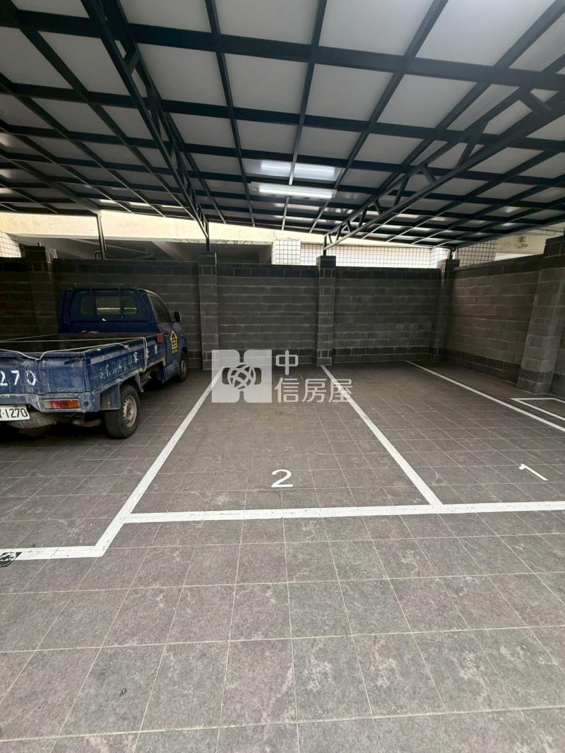 三期輕齡全新平車三房房屋室內格局與周邊環境