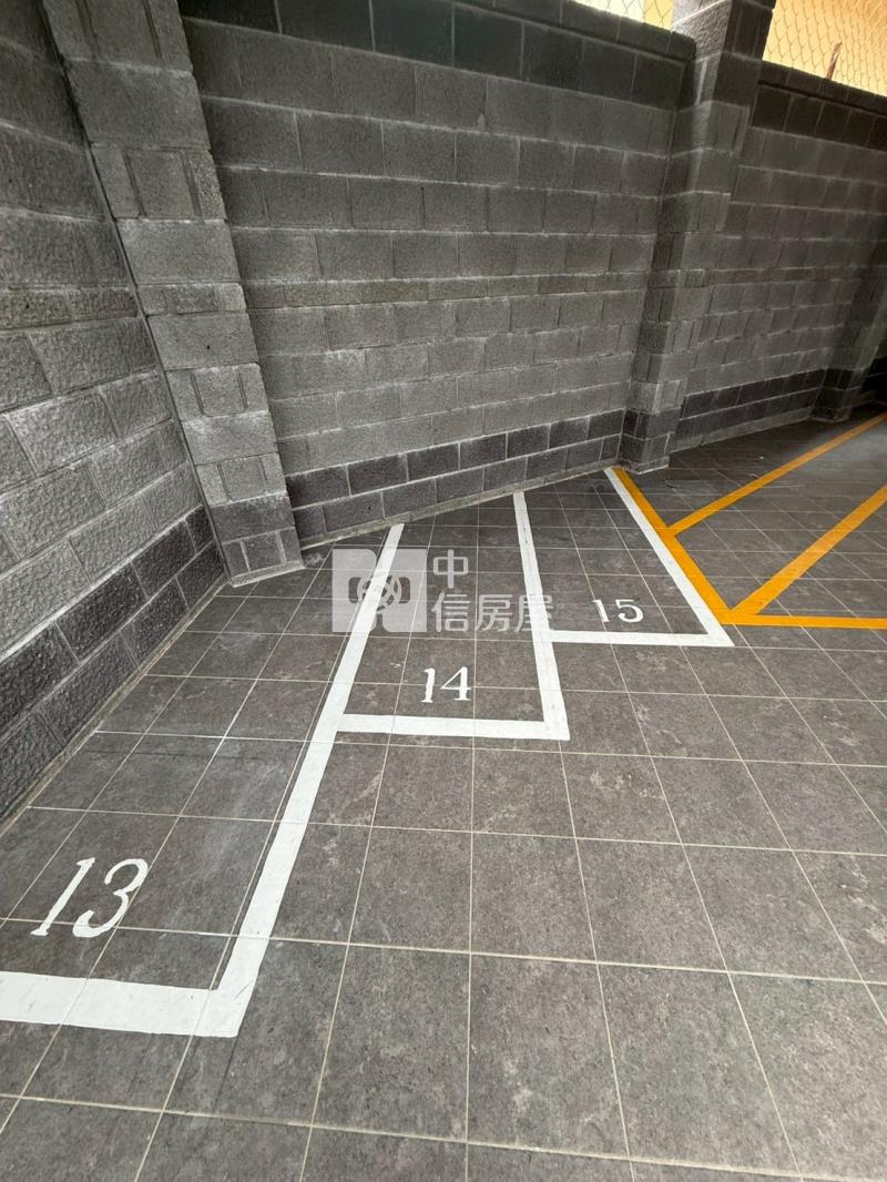 三期輕齡全新平車三房房屋室內格局與周邊環境