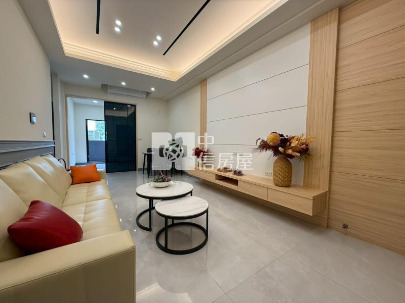 三期輕齡全新平車三房房屋室內格局與周邊環境