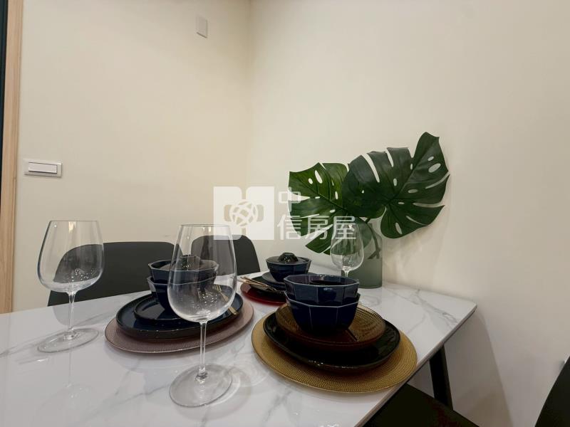 三期輕齡全新平車三房房屋室內格局與周邊環境