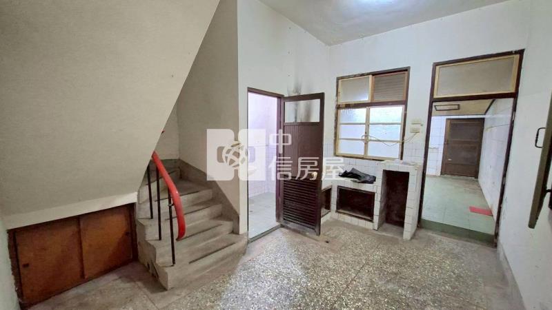 文化路巷透天房屋室內格局與周邊環境