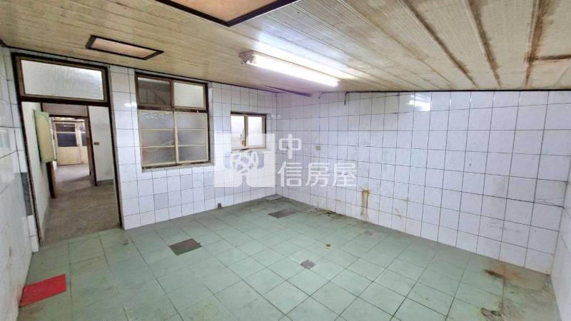 文化路巷透天房屋室內格局與周邊環境