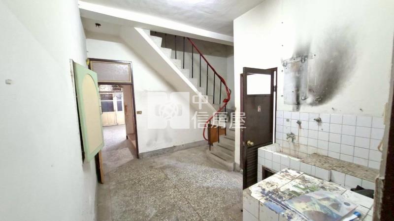 文化路巷透天房屋室內格局與周邊環境