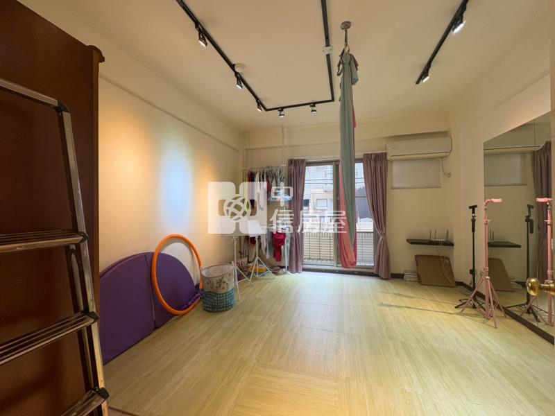 百年大鎮【牛津特區】4房雙車位別墅房屋室內格局與周邊環境