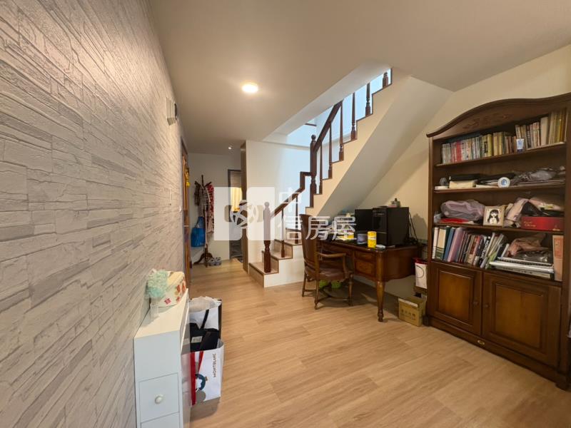 百年大鎮【牛津特區】4房雙車位別墅房屋室內格局與周邊環境