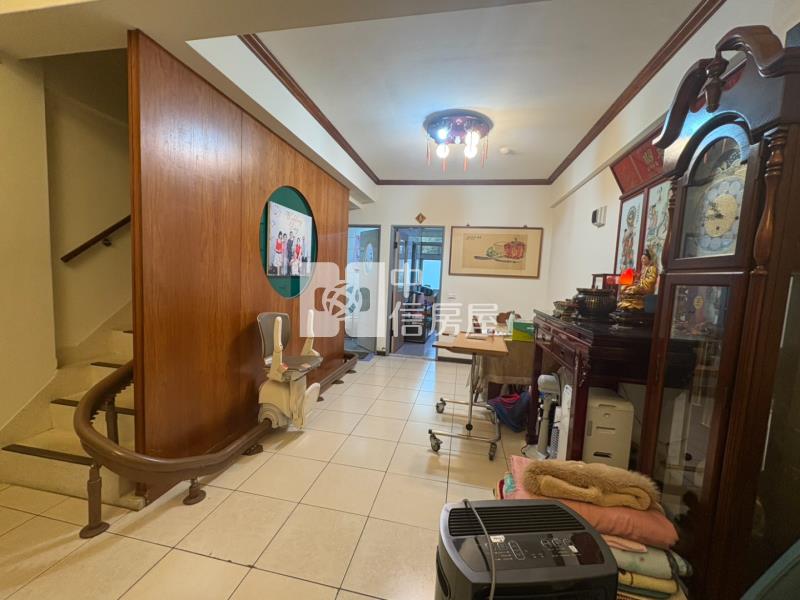 百年大鎮【牛津特區】4房雙車位別墅房屋室內格局與周邊環境