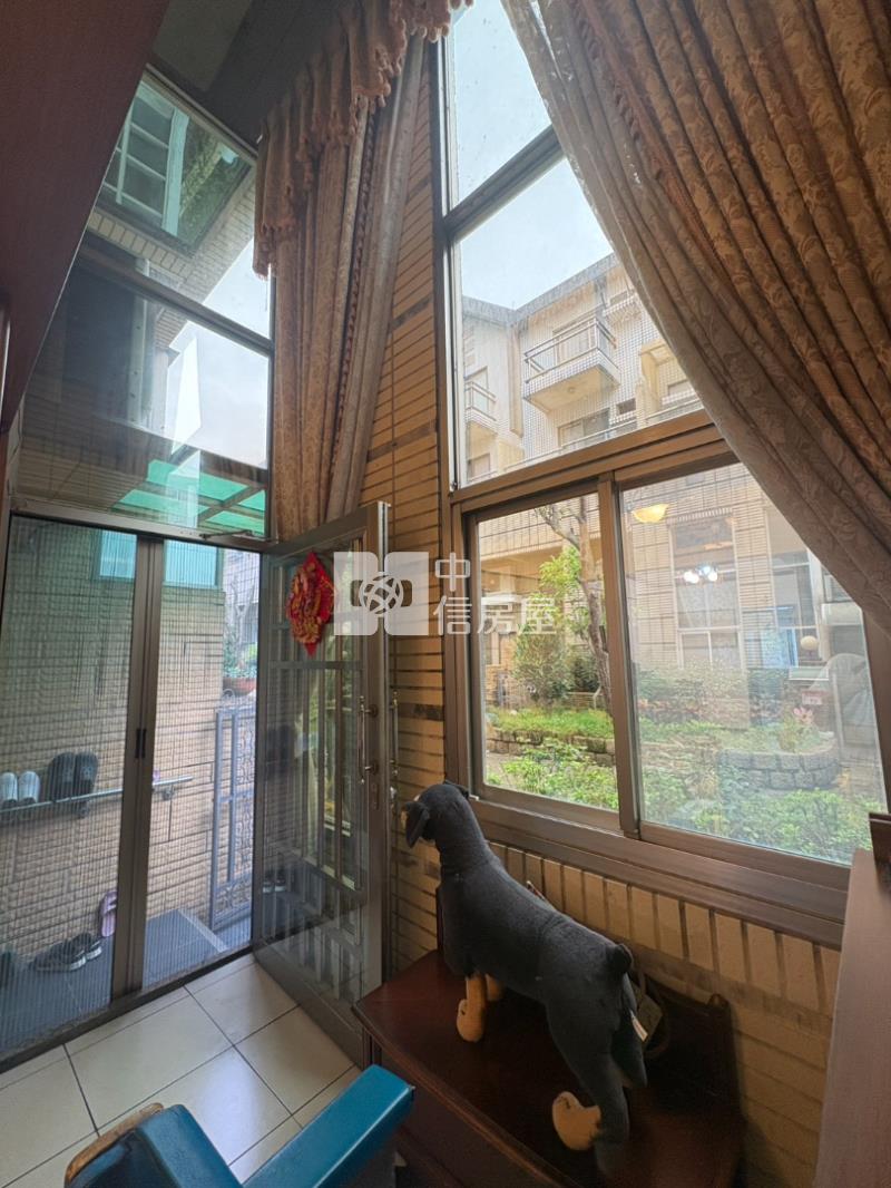 百年大鎮【牛津特區】4房雙車位別墅房屋室內格局與周邊環境