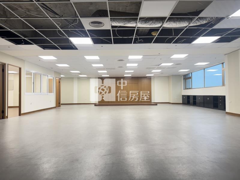 亞灣收租金雞母｜獅甲捷運百坪旗艦商辦房屋室內格局與周邊環境