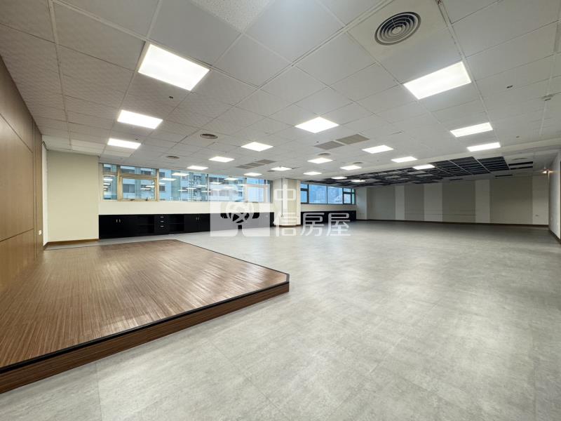 亞灣收租金雞母｜獅甲捷運百坪旗艦商辦房屋室內格局與周邊環境