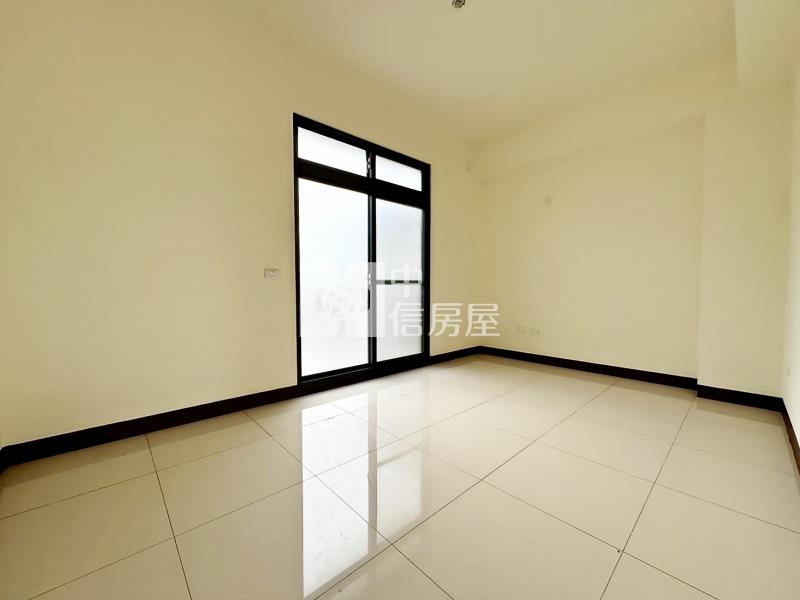 草屯僑光朝南四套房全新透天房屋室內格局與周邊環境