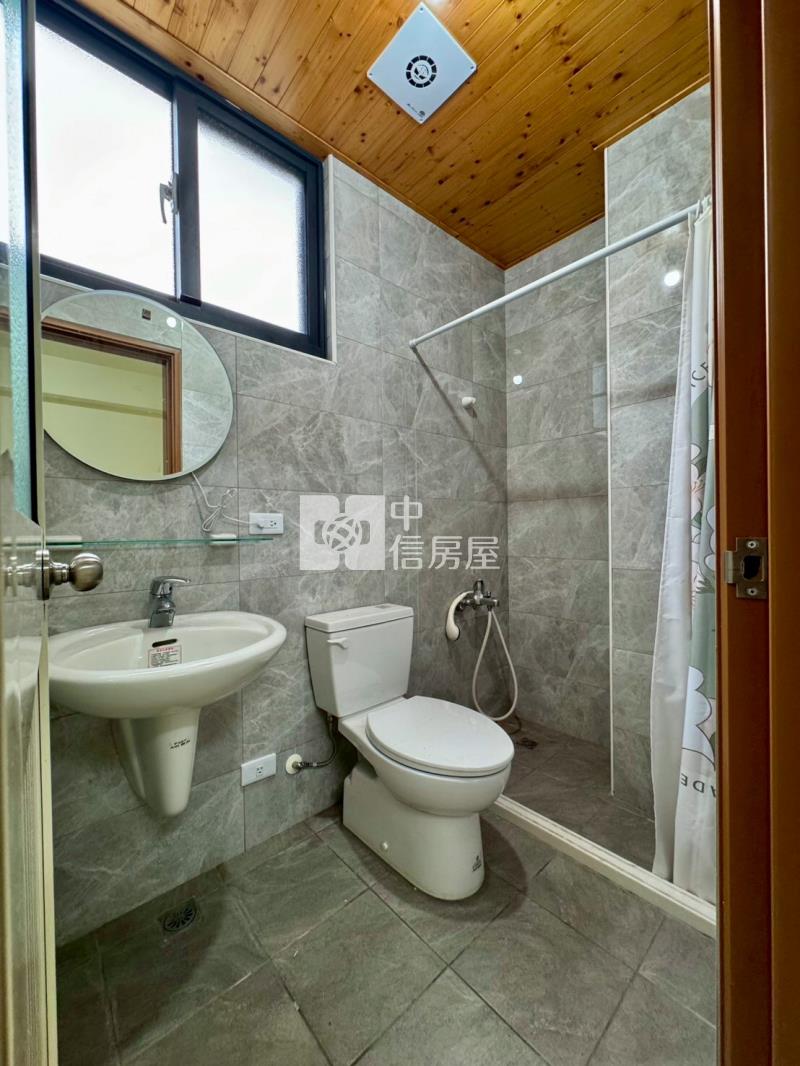 草屯僑光朝南四套房全新透天房屋室內格局與周邊環境