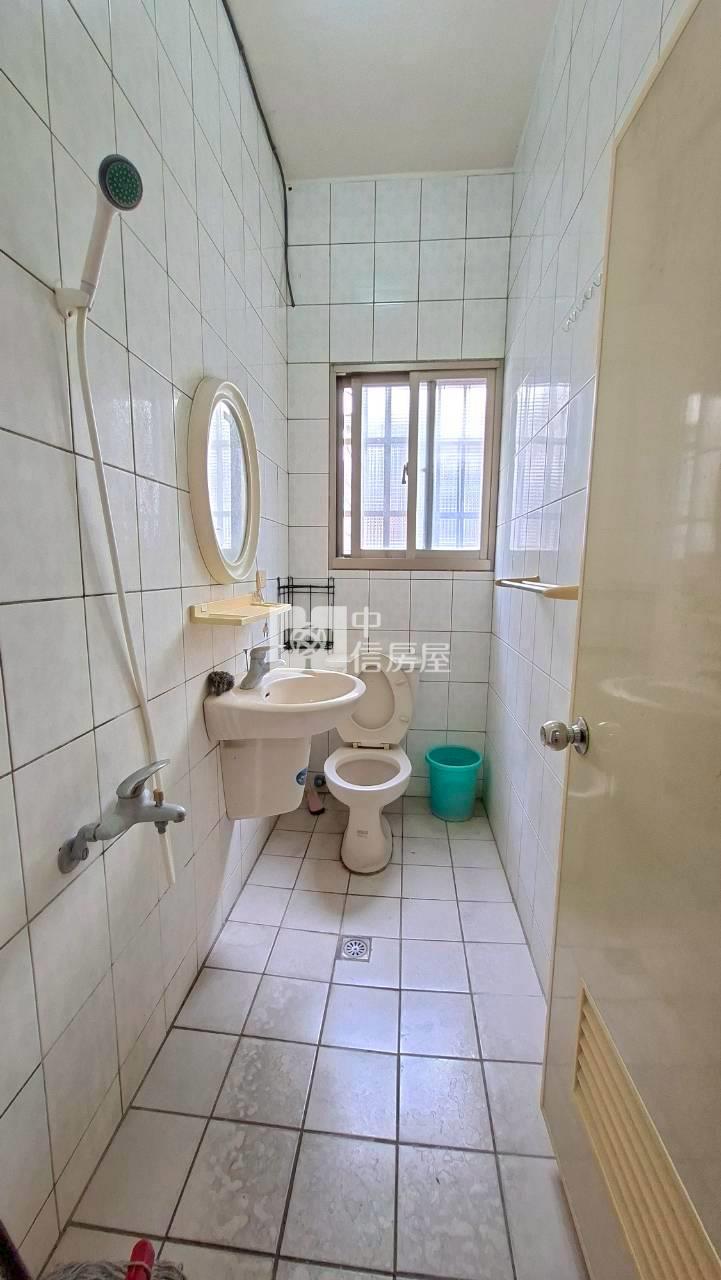 斗六榮譽路透天房屋室內格局與周邊環境