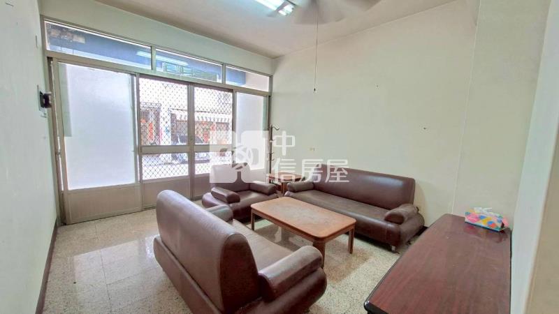 斗六榮譽路透天房屋室內格局與周邊環境