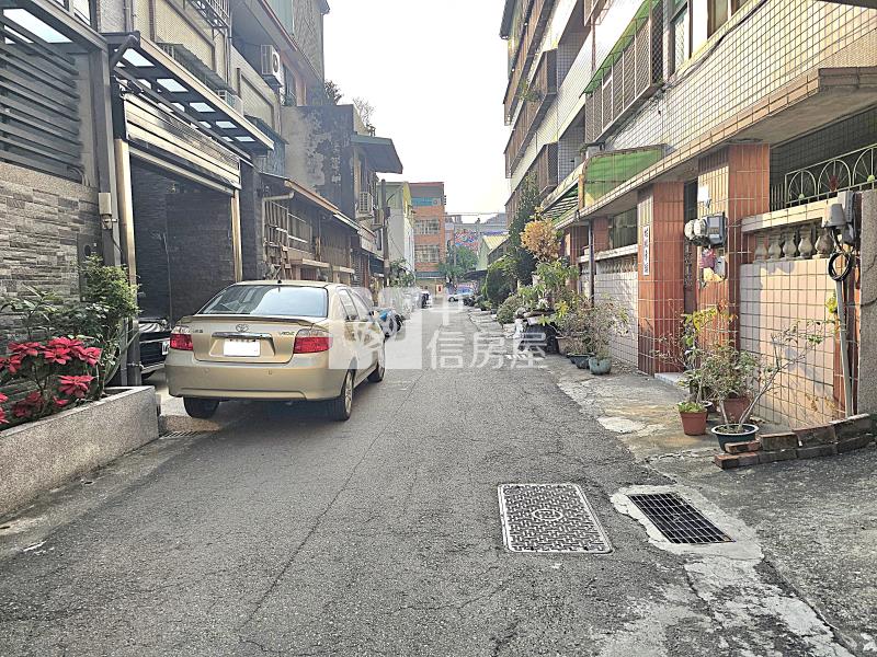 潭子環保公園面寬6.8米大地坪透天(專任)房屋室內格局與周邊環境