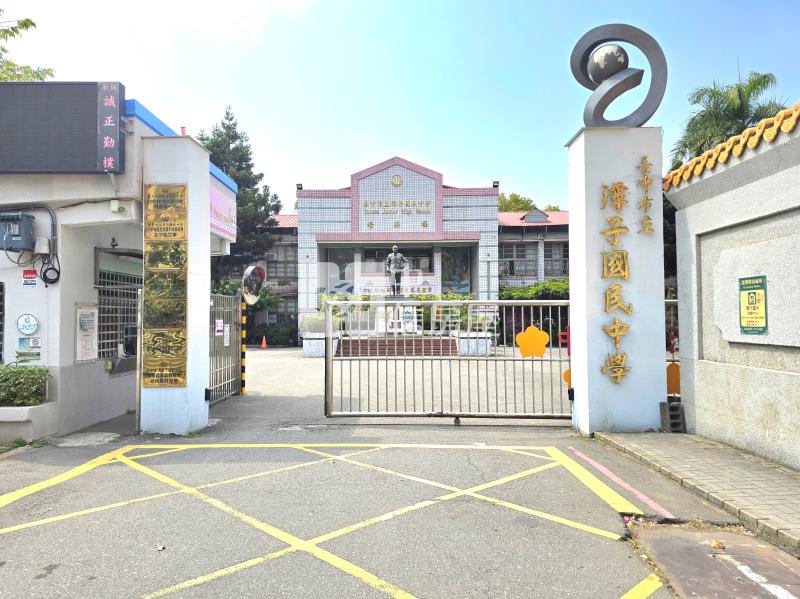 潭子環保公園面寬6.8米大地坪透天(專任)房屋室內格局與周邊環境