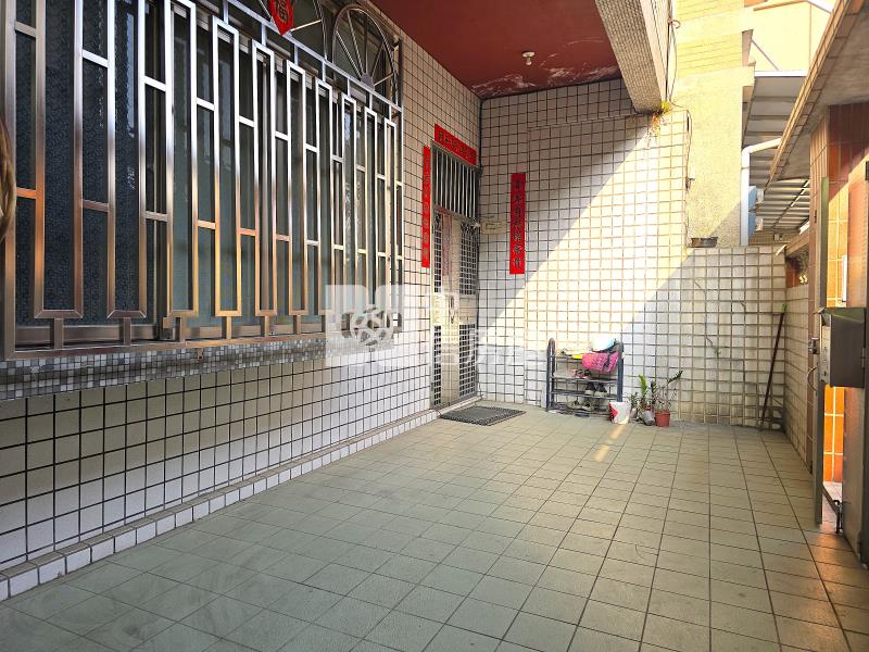 潭子環保公園面寬6.8米大地坪透天(專任)房屋室內格局與周邊環境