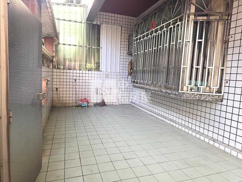 潭子環保公園面寬6.8米大地坪透天(專任)房屋室內格局與周邊環境