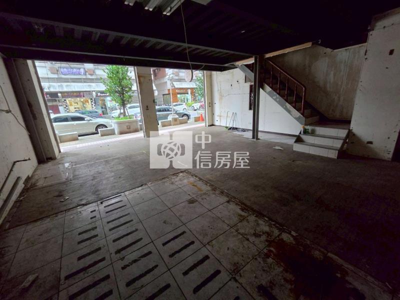 海華面寬雅典宮廷店面房屋室內格局與周邊環境