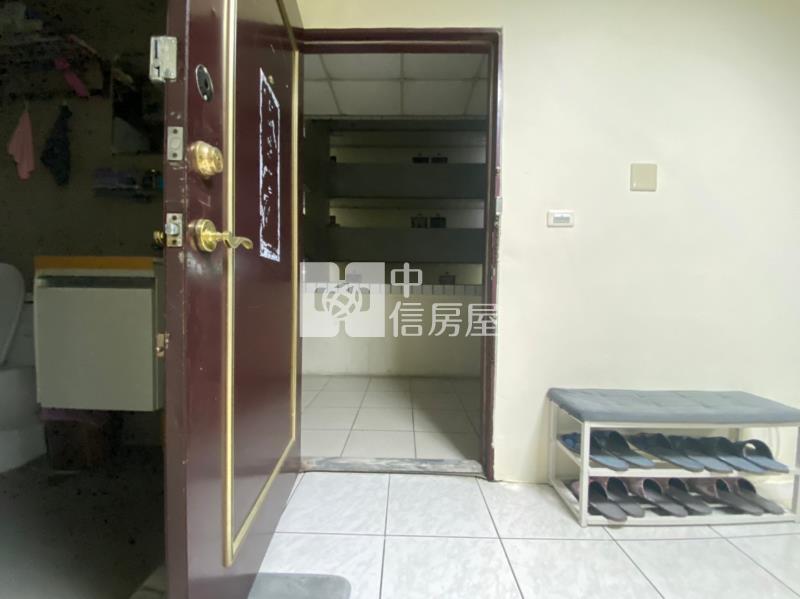 【安家】中美商業大樓電梯大套房房屋室內格局與周邊環境