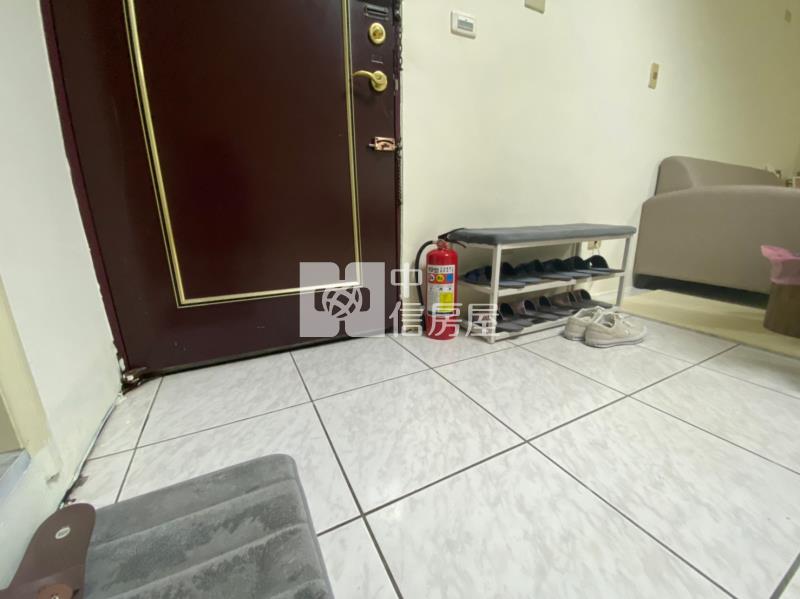 【安家】中美商業大樓電梯大套房房屋室內格局與周邊環境