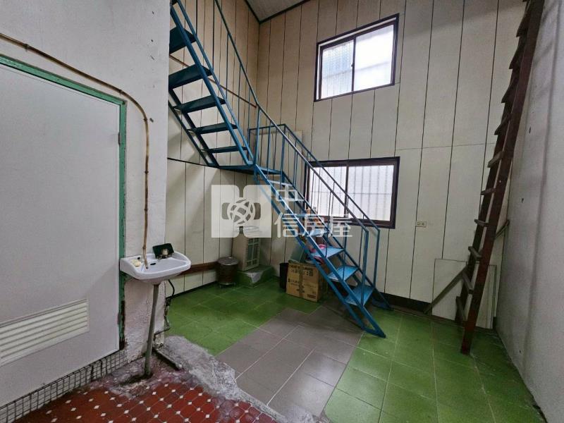 垂楊國小旁透天房屋室內格局與周邊環境