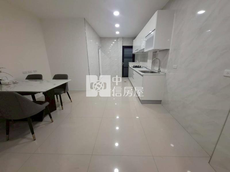 安南區海中街全整新透天房屋室內格局與周邊環境