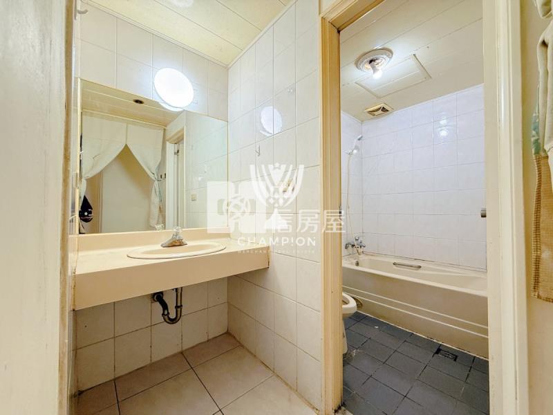 【冠軍商仲】巴賽露臺挑高2+1房屋室內格局與周邊環境